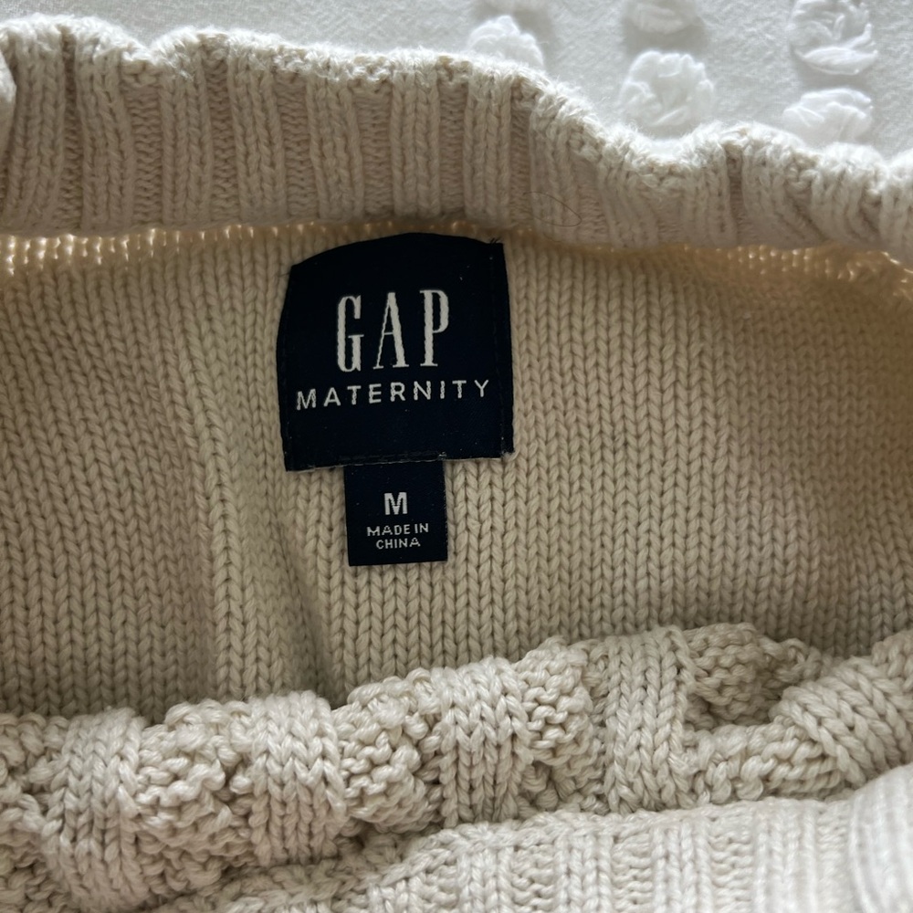 Gap maternity cable knit sweater